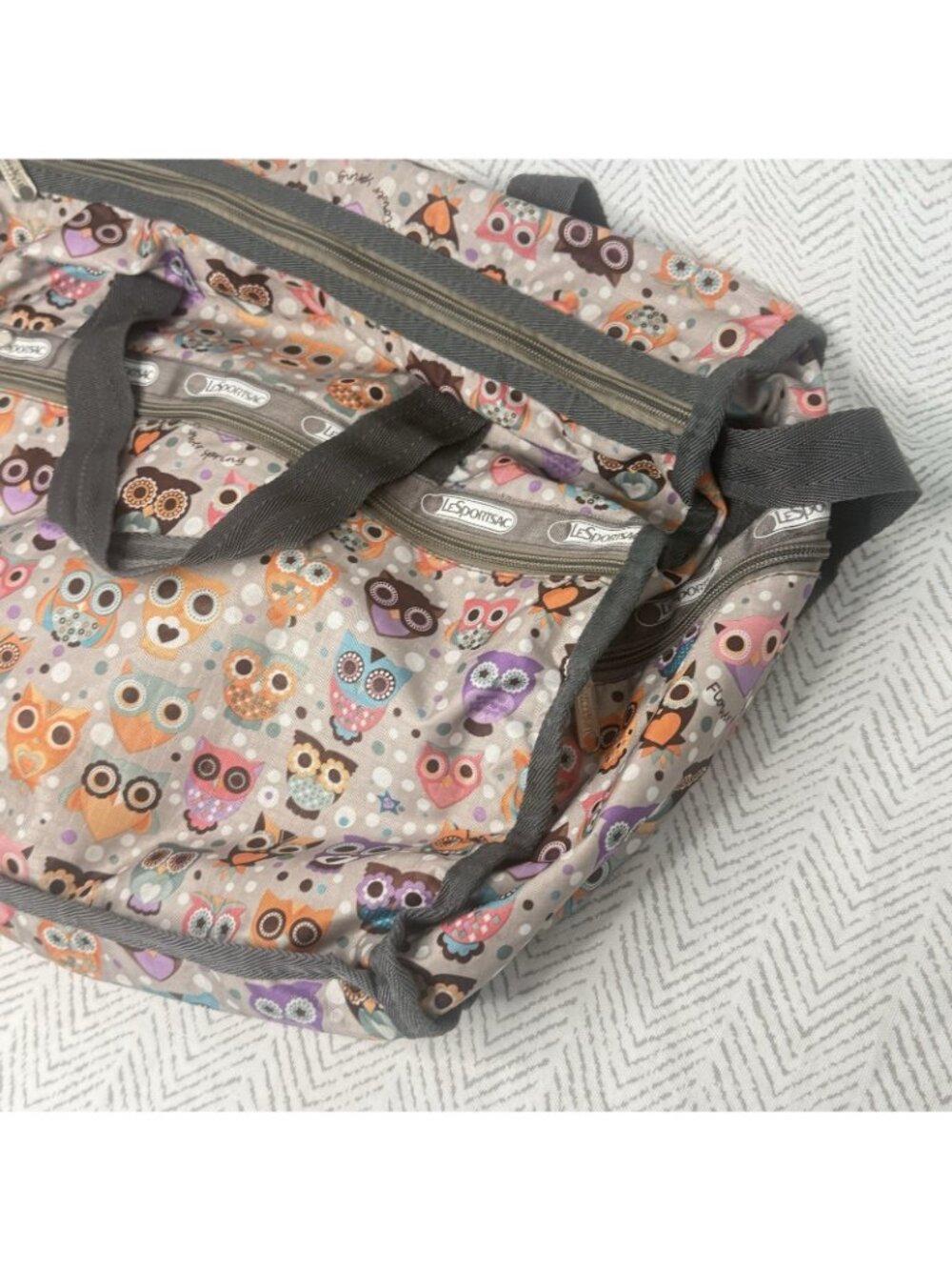 LeSportsac Weekender Travel Bag Duffel Hoot Owl Gray Pink Orange Lightweight - Picture 5 of 11